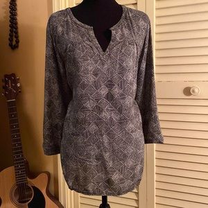 Old Navy 3/4 Sleeve Geometric Pattern Blouse Top in Black & White - Size…
